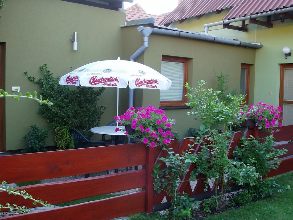 Penzion Orion Hovorany Exterior foto